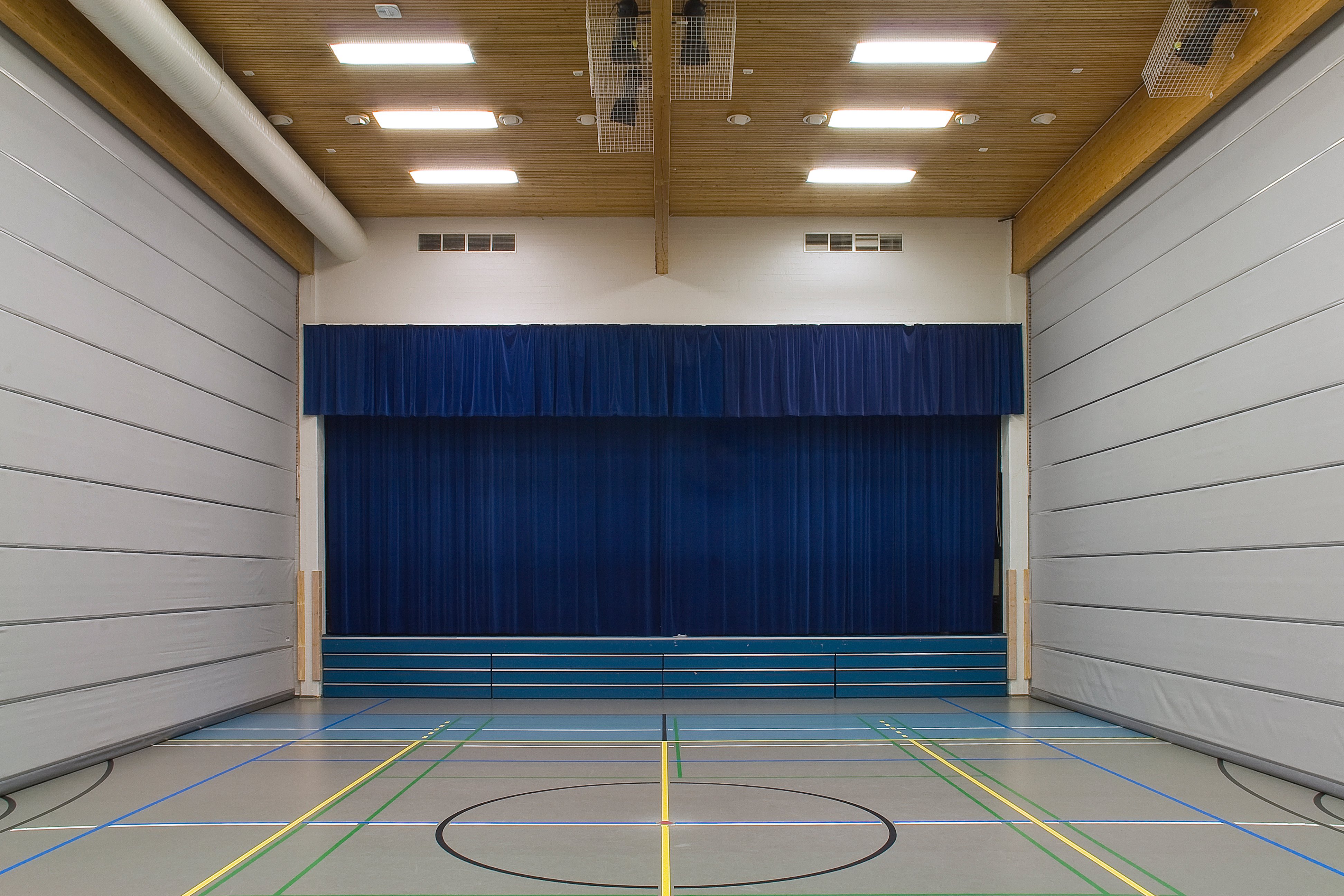 Champion Door NK2S liikuntasalin jakoseinät Kalajoki